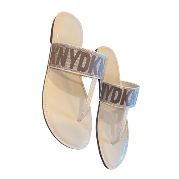 DKNY Logo Thong Sandals Womens Size 11 Nude Patent Slip On Flat Summer - Picture 11 of 11